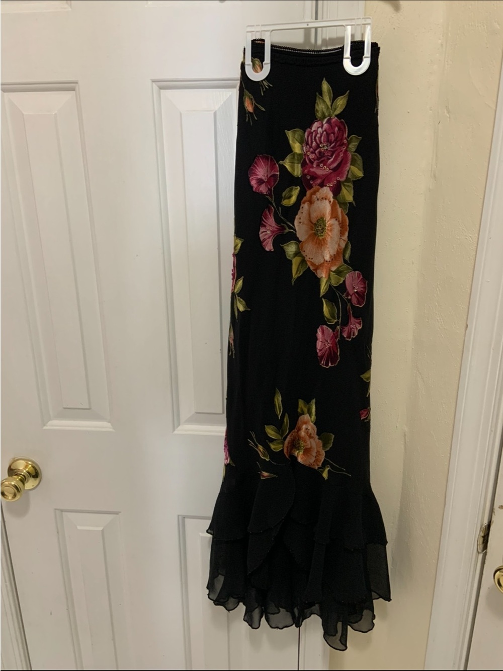 Black Floral Ruffle-Hem Maxi Skirt